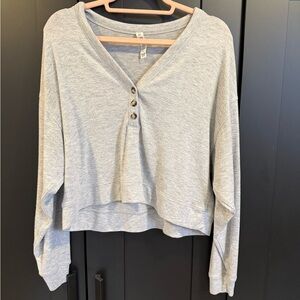 ALO Yoga Light Gray V-Neck Sweatshirt